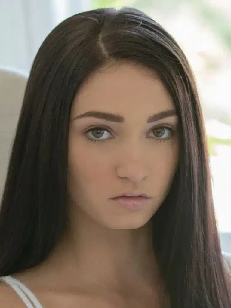 Crystal Rae Biography: Wiki, Age, Career, Height, Weight, Boyfriend, Net Worth & More